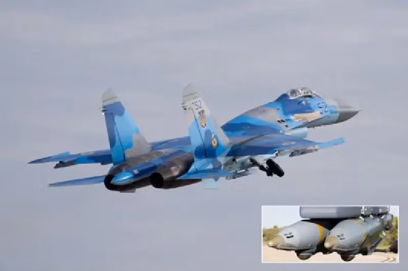 Việc tích hợp các loại đạn dược này vào F-16AM cho thấy một kỳ tích đáng chú ý về khả năng thích ứng quân sự. Ban đầu được thiết kế cho máy bay NATO, GBU-39 đã được điều chỉnh để sử dụng với F-16, tăng cường khả năng tấn công của máy bay. Sự phát triển này không chỉ củng cố thế trận phòng thủ của Ukraine mà còn báo hiệu sự hợp tác quân sự sâu sắc hơn giữa Kyiv và Washington. Ảnh: Top War