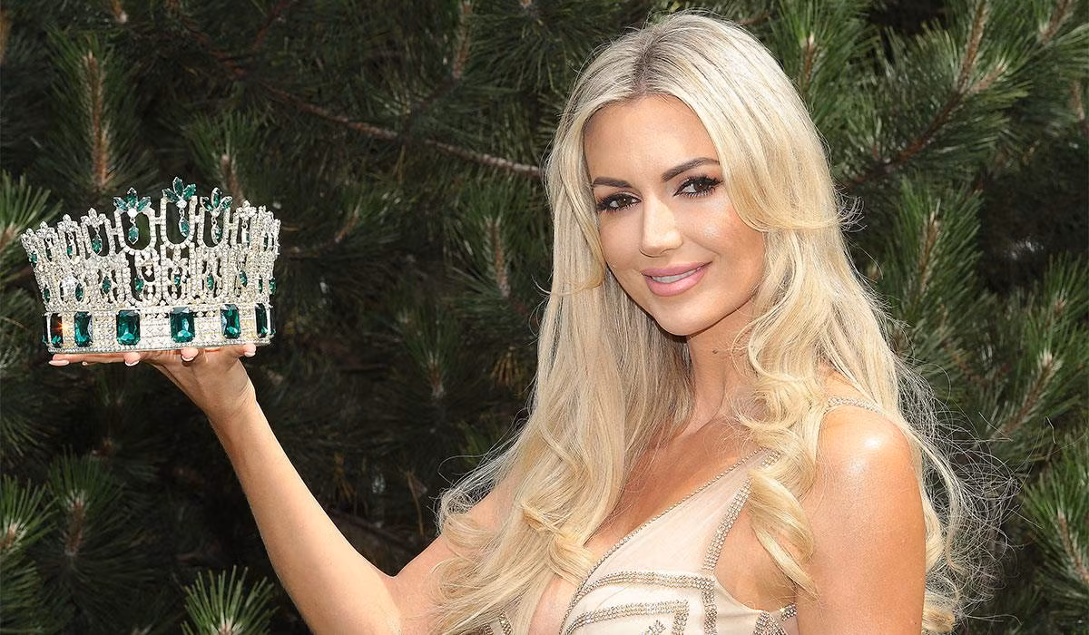 Thí sinh tới từ Ireland, Rosanna Davison xinh đẹp trong buổi thi trang phục áo tắm. Cô xuất sắc giành ngôi vị Hoa hậu trong cuộc thi Hoa hậu Thế giới tổ chức năm 2003.