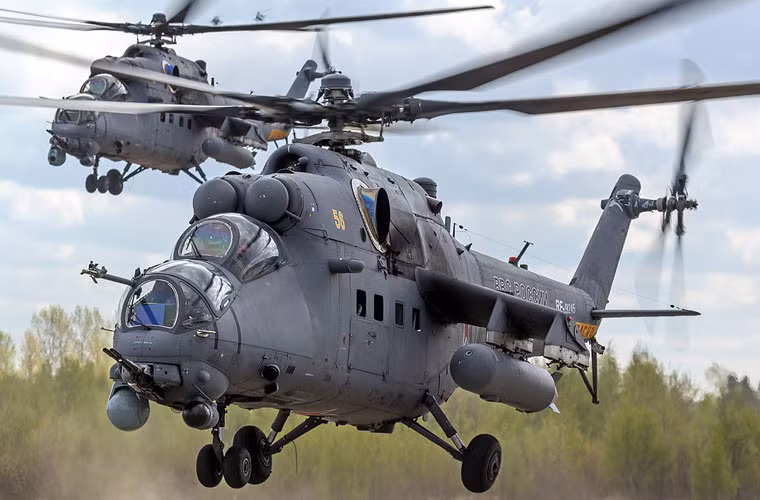 Thiết kế Mi-35M được nâng cấp khả năng đánh đêm với việc trang bị hệ thống trinh sát đêm, hệ thống ngắm bắn/đo xa laser quang điện GOES-342 cùng nhiều trang bị hỗ trợ khác.