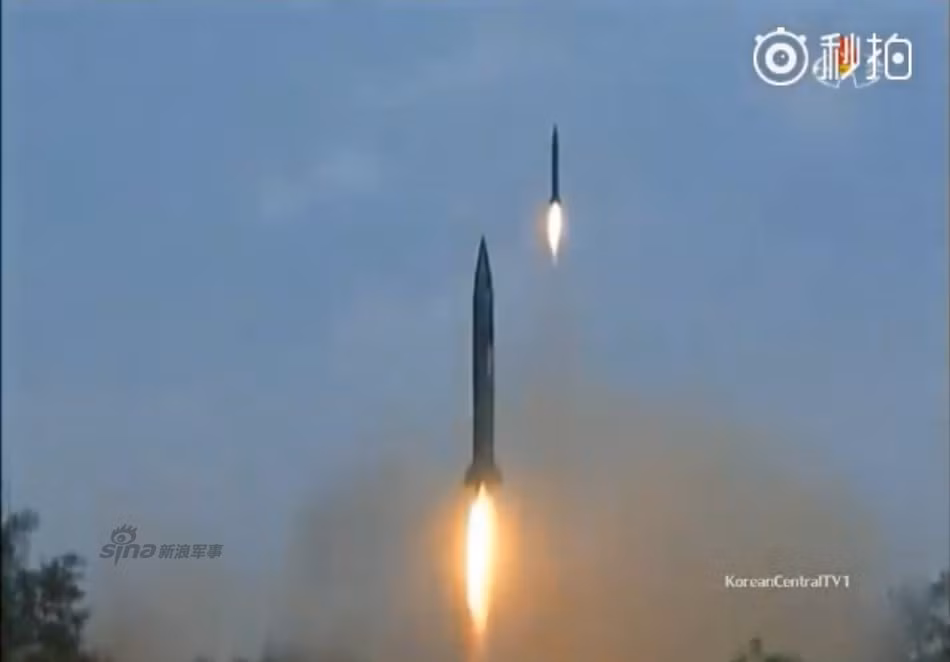 Hai quả tên lửa Rodong rời bệ phóng trong vụ thử hôm 5/9.