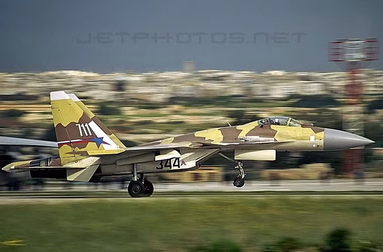 Với các tiêm kích đa năng Su-37, Không quân Pakistan sẽ có khả năng đối địch hiệu quả với lực lượng Ấn Độ vốn cũng sử dụng các dòng máy bay Sukhoi Su-30 – cùng nguồn gốc với Su-37.