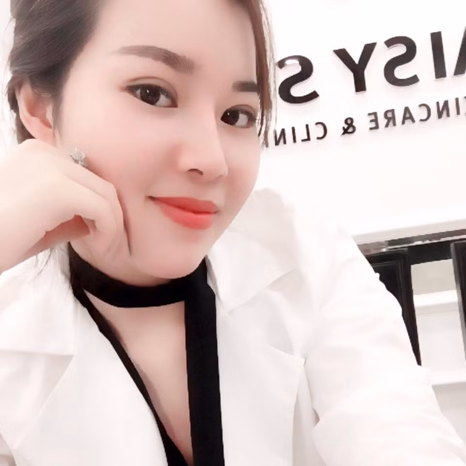 Quãng đường khởi nghiệp chắc chắn sẽ đầy rẫy những khó khăn, vất vả, ấy vậy mà cô gái nhỏ bé, mong manh như An Trang lại có thể một mình gánh vác xây dựng cả chuỗi spa uy tín mà không hề có ai hậu thuẫn, “chống lưng” đủ làm người khác khâm phục ý chí cũng như nghị lực của cô gái trẻ. Theo như tiết lộ của nữ giám đốc 9X, sau 4 năm kinh doanh trong nghề làm đẹp, hiện cô đã gây dựng được 3 cơ sở làm đẹp ở Hà Nội, Bắc Ninh, Bắc Giang, mỗi tháng cho doanh thu trên dưới 500 triệu đồng, lợi nhuận sau khi trừ các chi phí đạt khoảng 10-15%. Thời gian tới, An Trang sẽ chuẩn bị ra mắt cơ sở thứ 4 tại Hà Nội.