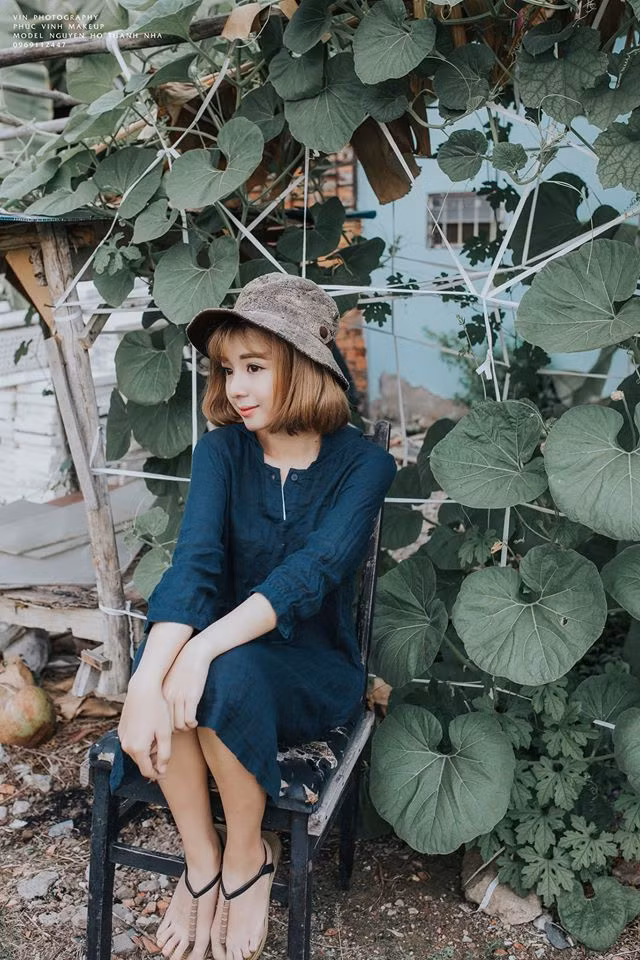 Bật mí về dự định tương lại, cô nàng cho biết: “Đam mê lớn nhất của mình là kinh doanh giỏi. Nếu may mắn hơn, mình cũng hi vọng bản thân sẽ thành công trong lĩnh vực nghệ thuật”.