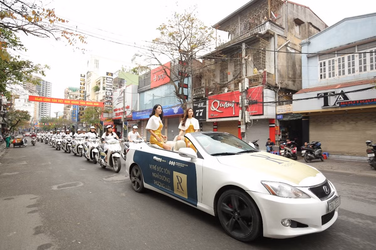 Roadshow FLC Hạ Long 2019 chào hè ấn tượng tại “miền đất hứa” - Hình 3 Roadshow FLC Ha Long 2019 chao he an tuong tai “mien dat hua”-Hinh-3
