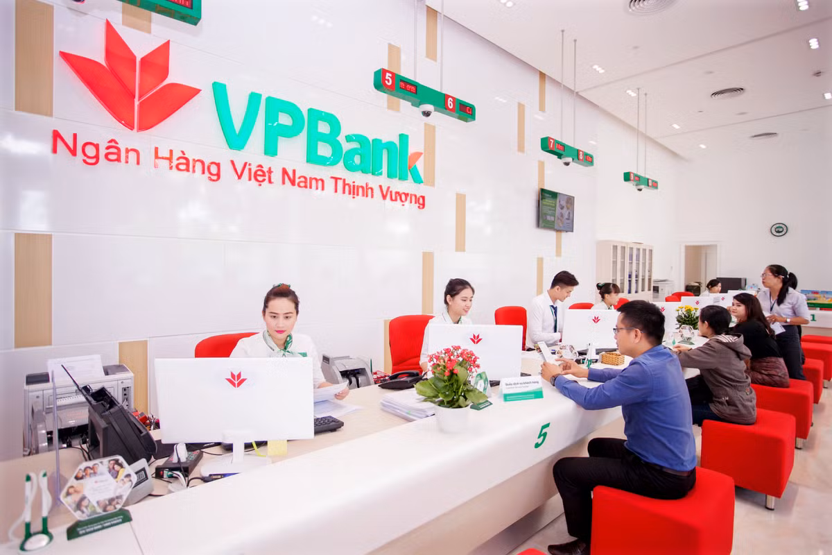 Loi nhuan quy II cua VPBank tang gan 44%, chat luong tai san chuyen bien tich cuc
