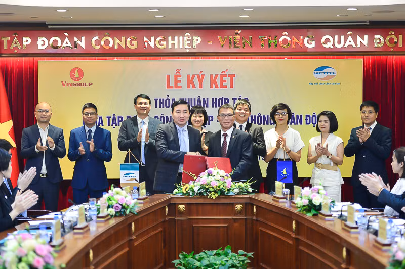 Vingroup va Viettel ky thoa thuan hop tac de dem den dich vu tot nhat cho khach hang