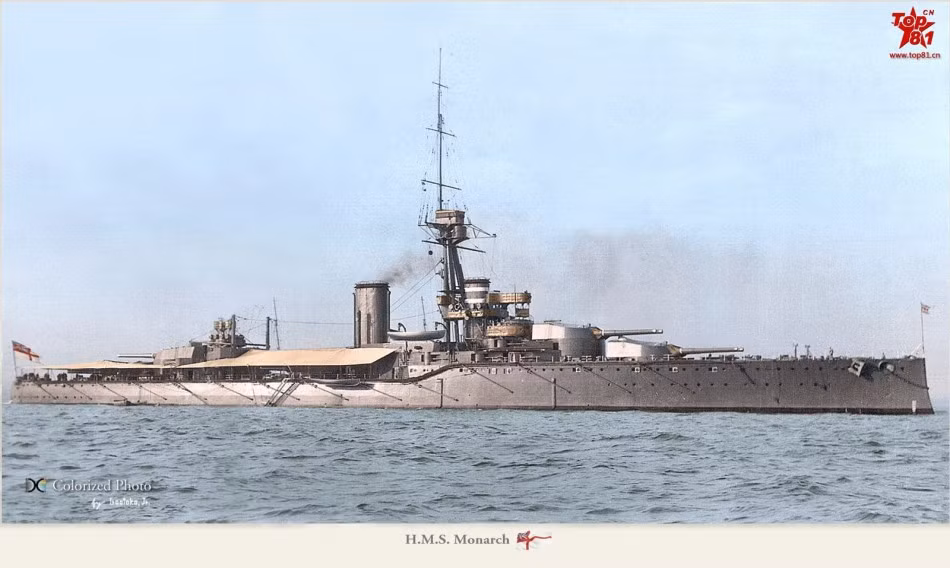 Thiết giáp hạm HMS Monarch biên chế năm 1912, lượng giãn nước 25.870 tấn, dài 177m, trang bị 10 khẩu pháo 343mm, 16 pháo 102mm.