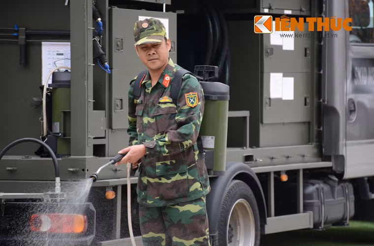 Viet Nam da co khi tai hien dai chong vu khi NBC-Hinh-4