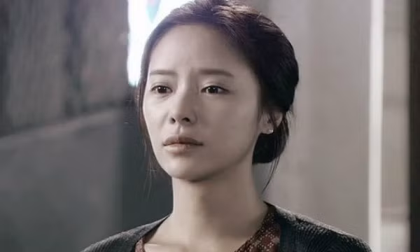 Duyên mệt mỏi vì bố chồng gia trưởng (Ảnh minh họa)