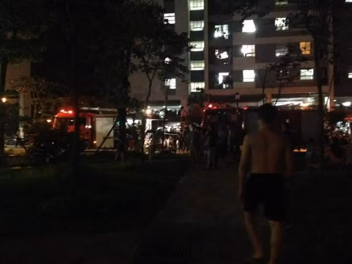 5 xe chữa cháy được điều động.