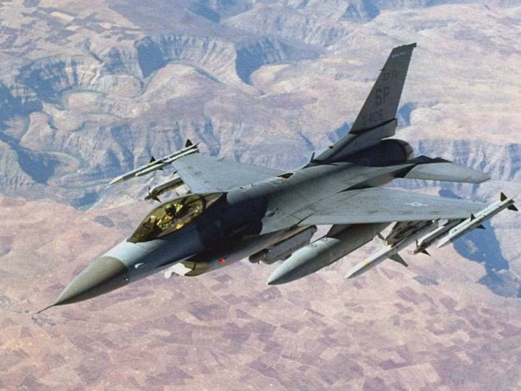 Quân đội Mỹ mới đây xác nhận, một chiến đấu cơ F-16 của không quân nước này đã trúng đạn pháo của phiến quân Taliban khi đang thực hiện nhiệm vụ không kích mục tiêu tại Afghanistan.