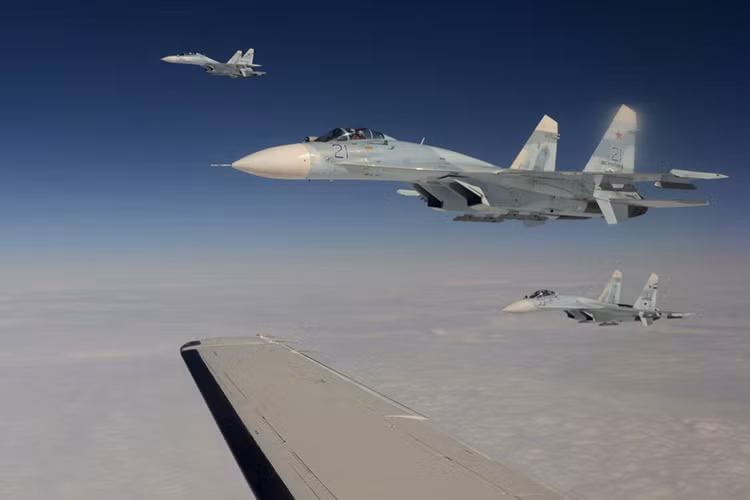 Trước đó tại Airshow Singapore 2016, Nga cũng đã cho ra mắt biến thể xuất khẩu của Su-30SM là Su-30SME và ở thời điểm đó Tập đoàn xuất nhập khẩu vũ khí nhà nước Rosoboronexport của Nga cho biết khu vực Đông Nam Á sẽ là thị trường trọng tâm của biến thể Su-30 này. Nguồn ảnh: Global Military.