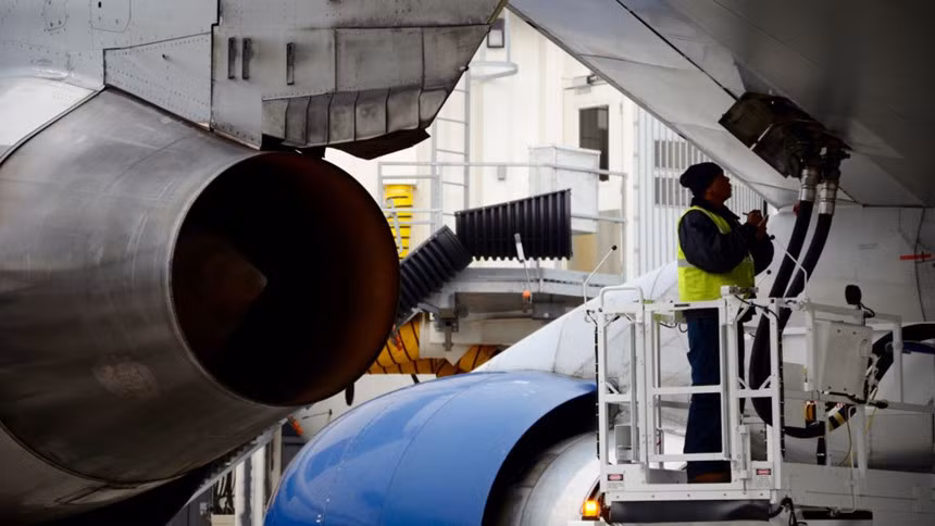 Đây là một trong những chuyến bay "tạm biệt" của máy bay Boeing 747 trong nhiều tháng qua tại Mỹ, sau một chuyến bay nội địa, một chuyến bay quốc tế và một chuyến bay theo hợp đồng. Cả hai hãng hàng không dân dụng phổ biến nhất Mỹ là Delta và United Airlines đều quyết định chia tay với dòng phi cơ ra đời vào năm 1969.