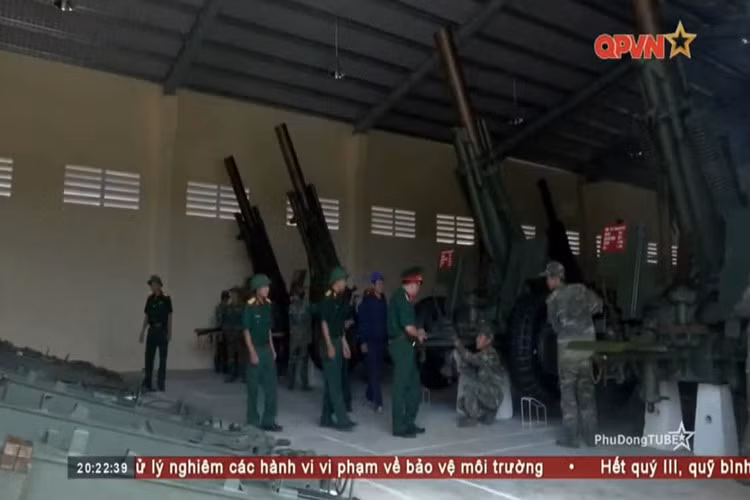 Dù còn nhiều khó khăn trong việc triển khai toàn diện M114 cho nhiệm vụ huấn luyện và sẵn sàng chiến đấu trong biên chế các đơn vị pháo binh Việt Nam, nên rất hy vọng trong tương lai những hạn chế của pháo M114 Việt Nam sẽ sớm được khắc phục để mẫu pháo này hoàn thành tốt vai trò và nhiệm vụ của mình. Nguồn ảnh: QPVN.