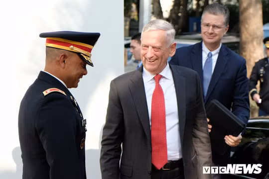 Bộ trưởng Quốc phòng Mỹ James Mattis đến trụ sở DPAA ở Hà Nội. Ảnh: Tùng Đinh/VTC