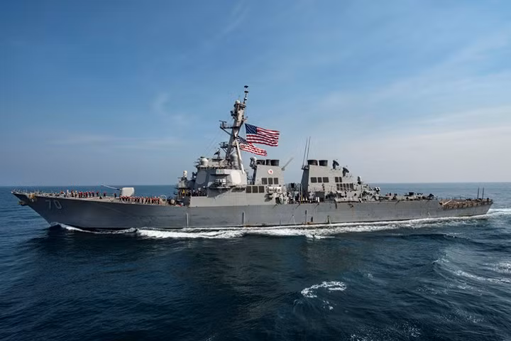 USS Hopper là tàu chiến Mỹ được đặt tên theo tên của Đô đốc Hải quân "Amazing" Grace Hopper. Ảnh: Bộ Quốc phòng Mỹ.