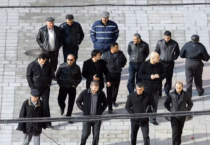 Những người đến dự đám tang của trùm mafia Vyacheslav Ivankov.