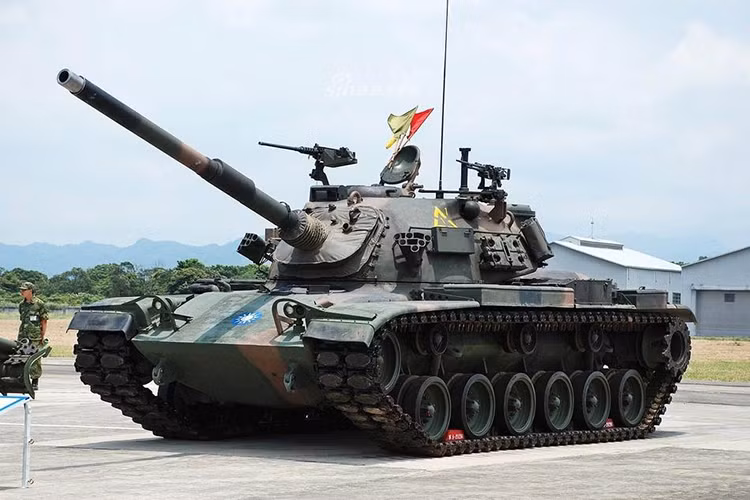 Theo ước tính chi phí hiện đại hóa các xe tăng của Đài Loan nếu họ tự thực hiện sẽ chỉ vào khoảng 500 triệu USD, bao gồm cả thay thế động cơ 750 mã lực bằng loại mới 1.200 mã lực, đây là con số rất rẻ và mang lại hiệu quả cao. Nguồn ảnh: Sina.