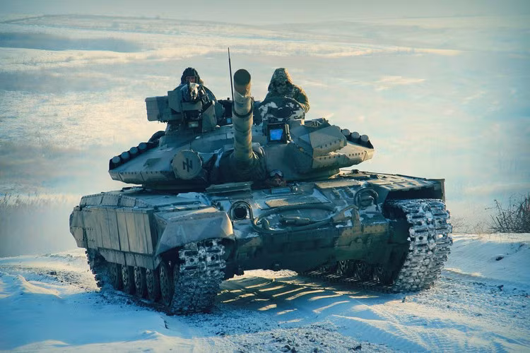 Do có giá thành sản xuất rẻ hơn T-64BM Bulat cho nên dự kiến Quân đội Ukraine sẽ tiếp nhận số lượng lớn T-64B1M trong tương lai gần đồng thời tiếp tục quảng bá để xuất khẩu. Đây sẽ là đối thủ đáng gờm với dòng T-72B3 trên thị trường xuất khẩu.