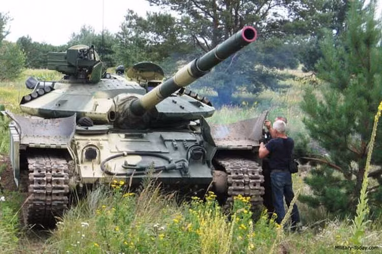 Xe được che phủ bằng giáp phản ứng nổ thế hệ 3 Nozh do Ukraine nghiên cứu chế tạo, tính năng của loại giáp này được cho là tương tương với Relikt của Nga và vượt trội Kontakt 5 trên T-72B3.