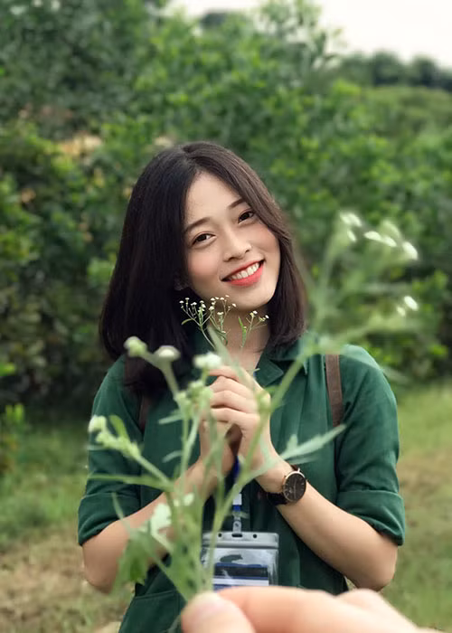 Cô sinh viên Đại học Kinh tế Quốc dân Hà Nội giản dị khi đi học.