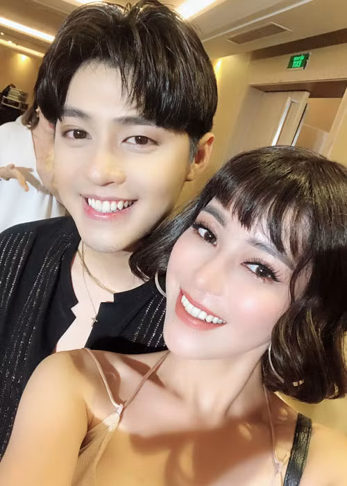 Trần Ngọc Ánh là học trò của Noo Phước Thịnh tại cuộc thi The Voice năm nay.