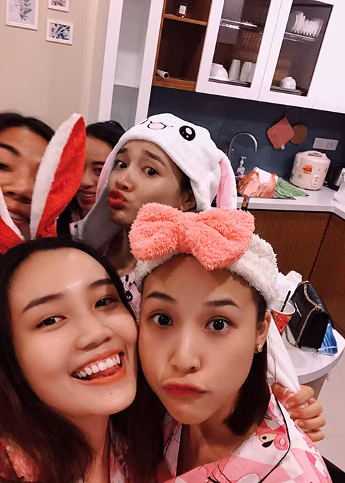 Ái Phương và Hoàng Oanh sẽ là những khách mời đám cưới Nhã Phương - Trường Giang. Ảnh: FBNV