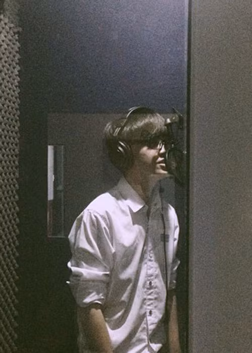 Trước The Debut, Tùng Dương hoạt động trong giới underground được 3 năm. Anh sáng tác, phối khí, thu âm.