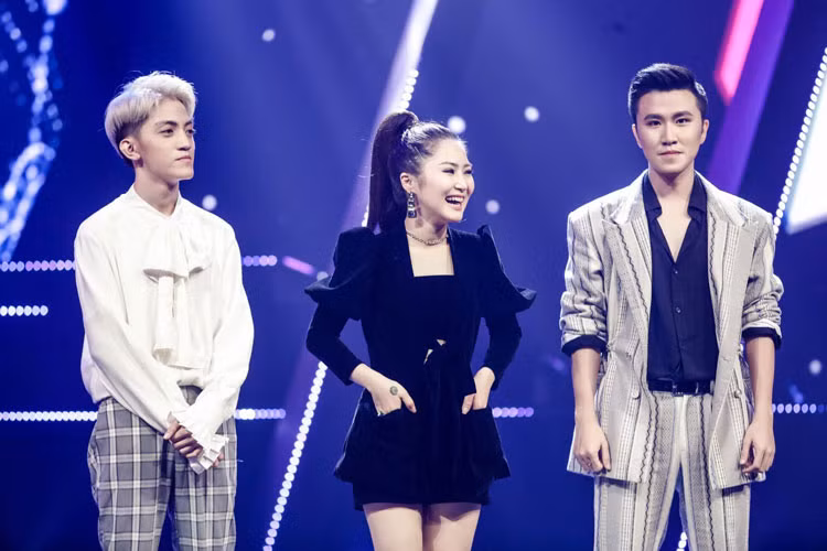 Trước chung kết, Tùng Dương từng bị loại đến 3 lần nhưng đều được cứu. Bởi vậy, anh được cho là thí sinh nhọ nhất của cuộc thi The Debut mùa đầu tiên.
