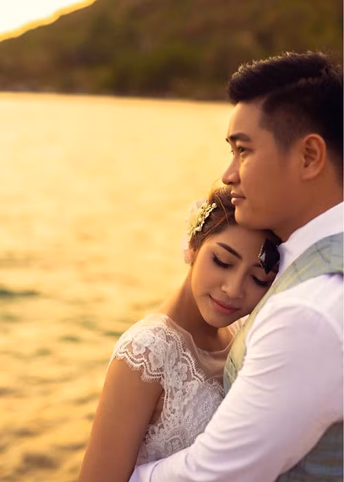Trước đó, vào tháng 6/2018, Đặng Thu Thảo bất ngờ công khai nửa kia của mình đồng thời chia sẻ về đám cưới.