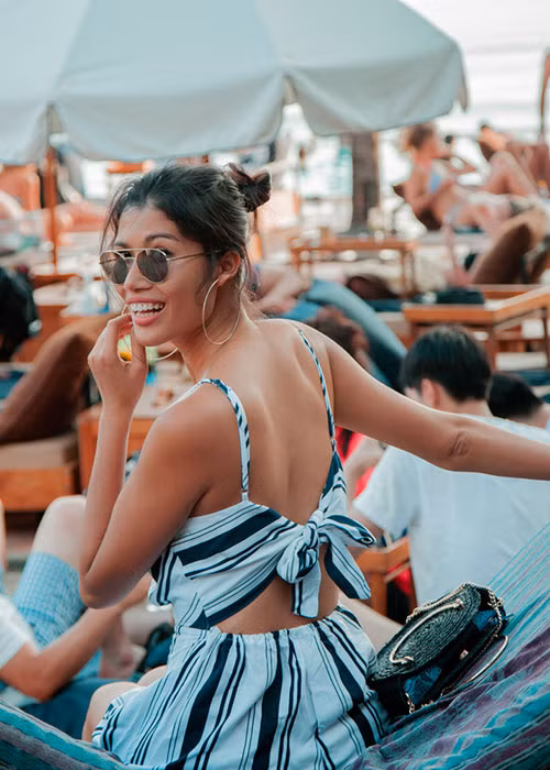 Sau kỳ nghỉ ở châu Âu kéo dài đến 1 tháng, hai vợ chồng vừa sang Bali (Indonesia) để du lịch và thăm hai con trai riêng của bác sĩ Chánh.