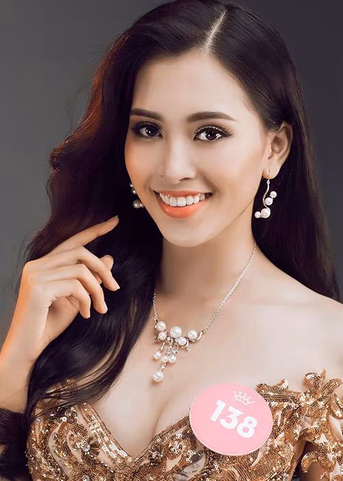 Đăng quang Hoa hậu Việt Nam 2018, Trần Tiểu Vy được khen ngợi bởi gương mặt lai Tây, vóc dáng cân đối, gợi cảm. Ảnh: BTC