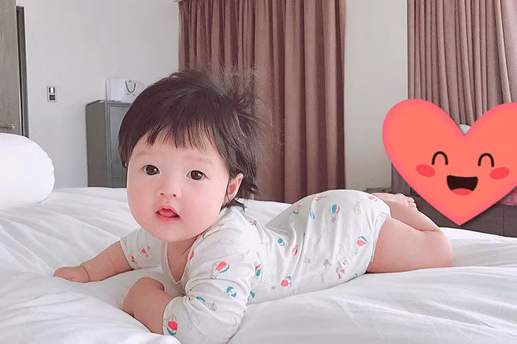 Fan xuyt xoa anh xinh nhu thien than cua con gai Dang Thu Thao