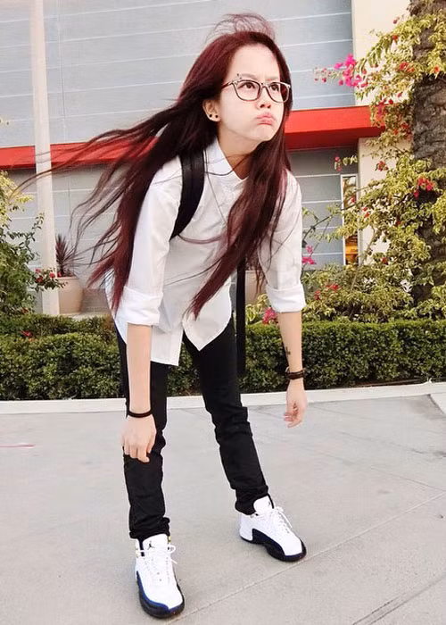 Nữ vlogger gốc Hà thành từng có thời gian du học ở Mỹ.