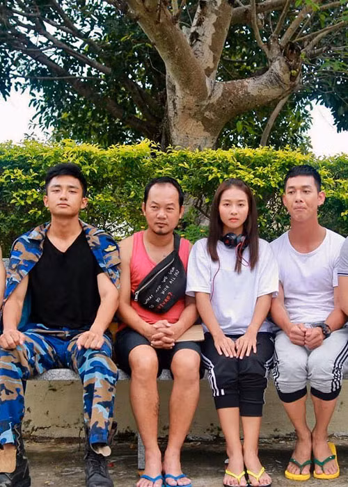 Tuy nhiên, ngoài đời, Song Luân và Khả Ngân không đi chơi chung với nhau bởi hai người đều đã có người yêu.