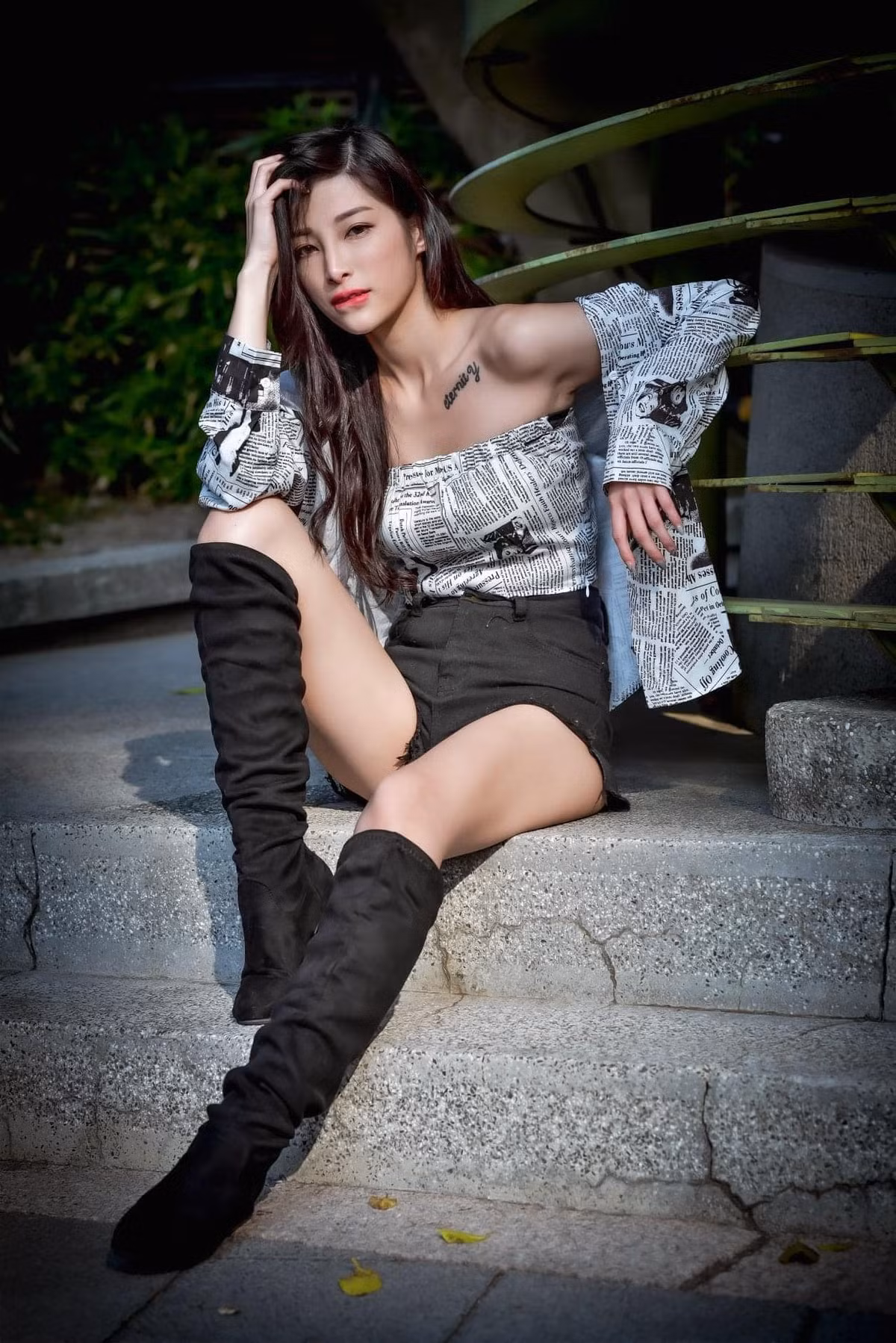 Không ngờ, mới đây, hot girl Giả Đồng Đồng lại bị cảnh sát bắt vì tàng trữ ma tuý, lừa tiền, lừa tình người hâm mộ.