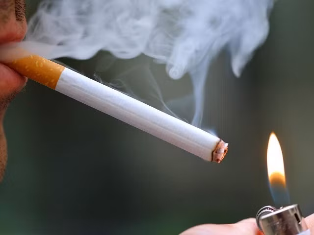 Bác sĩ Lý Tuấn Nghi cho biết, y học Trung Quốc xếp bệnh viêm huyết khối tắc nghẽn mạch máu vào loại bệnh "viêm tắc tĩnh mạch". Nếu các tĩnh mạch bị tắc nghẽn và máu không thể lưu thông, các ngón tay và ngón chân sẽ bị loét và hoại tử trong trường hợp nghiêm trọng.