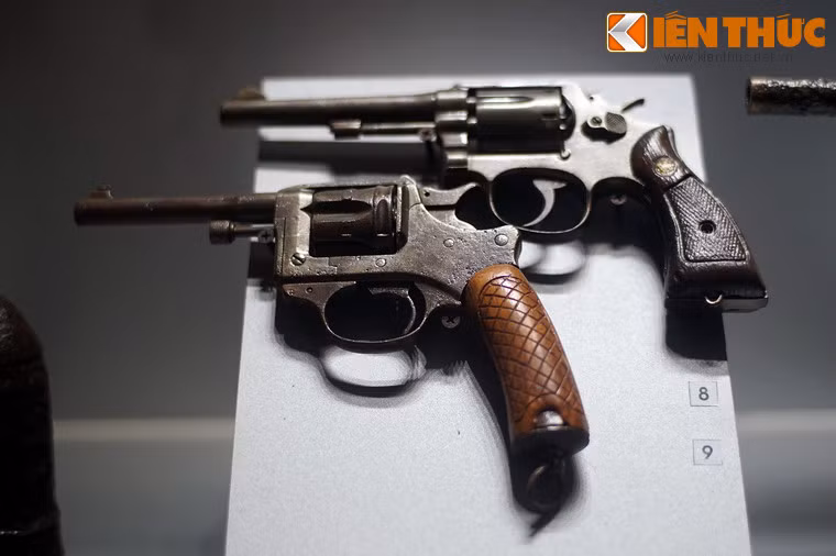 Súng ru-lô đồng chí Vũ Thanh Hùng tịch thu của lính Pháp tại bót Quận 6 ngày 23/9/1945, ngày khởi đầu của Nam Bộ kháng chiến.