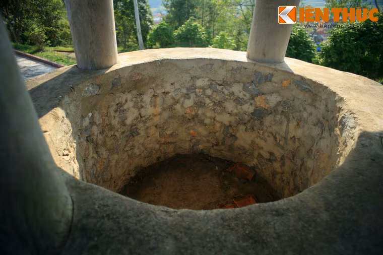 Sau hơn 2 ngày chiến đấu với hình thức chiến thuật công kiên, ta chiếm được cứ điểm Đông Khê, đập vỡ mắt xích quan trọng trên tuyến phòng thủ Quốc lộ 4 của Pháp, loại khỏi vòng chiến đấu 300 quân Âu-Phi, thu toàn bộ vũ khí.