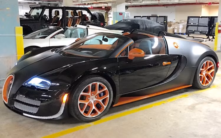 Số tiền này ngang bằng với giá của chiếc Bugatti Veyron Grand Sport Vitesse mà Floyd Mayweather mua vào năm ngoái.