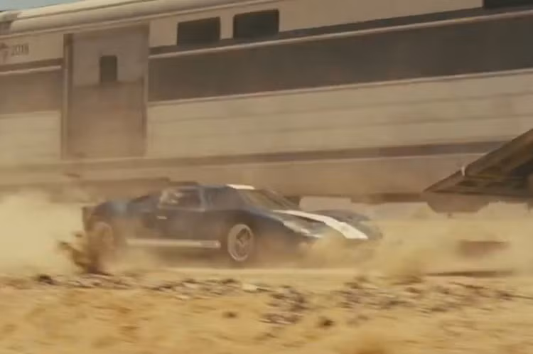 Trong phần phim Fast Five, chiếc siêu xe Ford GT40 đã xuất hiện từ đầu phim ở trường đoạn cướp xe trên tàu hỏa. Đồng thời, nó cũng đóng vai trò quan trọng trong cốt truyện khi là nơi cất giấu con chip lưu bản đồ nơi cất tiền của tên trùm Hernan Reyes.