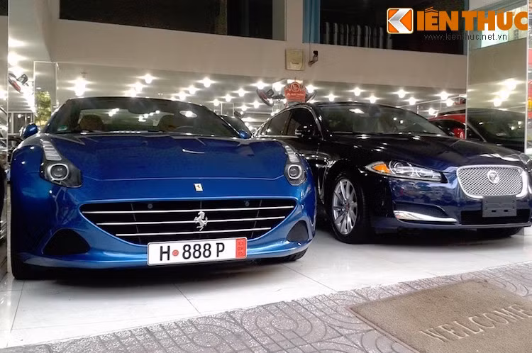 Hiện tại ở Mỹ, một chiếc Ferrari California T "mới tinh" có giá khởi điểm từ 198.973 USD (tương đương 4,4 tỷ đồng). Chiếc California T đầu tiên về Việt Nam thuộc dạng xe đã qua sử dụng.