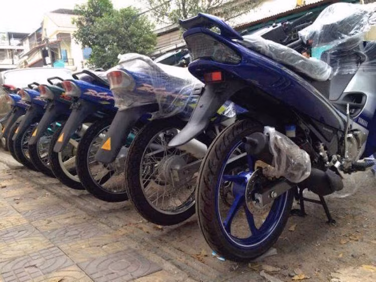 Chính vì vậy, khi gặp các trang mua bán xe không giấy tờ với giá cực rẻ so với giá thị trường và có yêu cầu đặt cọc, người tiêu dùng không nên tin tưởng để tránh mắc bẫy của những kẻ lừa đảo bán xe.