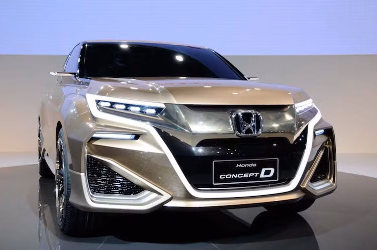 Xe sẽ có 2 phiên bản hệ dẫn động là cầu sau hoặc 4 bánh. Mọi phiên bản động cơ và hệ dẫn động đều sẽ được kết hợp với hộp số tự động 6 cấp.