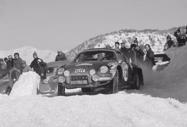 Alpine là nhà sản xuất xe thể thao của Pháp được thành lập vào năm 1955, mua lại bởi Renault năm 1973 và bị giải thể năm 1995. Trong các sản phẩm của hãng, chiếc Renault Alpine 110 là dòng xe nổi tiếng nhất khi đã từng giành chiến thắng tại các chặng đua WRC mùa giải 1973.