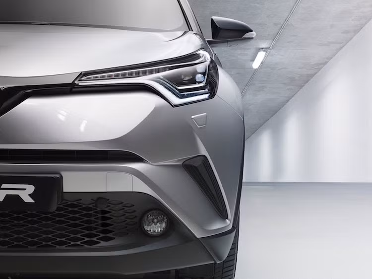 Để tạo ra CH-R phiên bản sản xuất hàng loạt, Toyota đã đầu tư số tiền lên tới 350 triệu Euro. Trước mắt, xe sẽ được sản xuất tại nhà máy Toyota tại Thổ Nhĩ Kỳ.