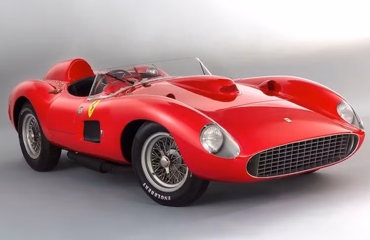Không chỉ đắt giá bởi vẻ đẹp "đốn tim", chiếc xe đua Ferrari 355S Scaglietti còn gây ấn tượng các nhà sưu tập bởi lịch sử đua xe của mình.