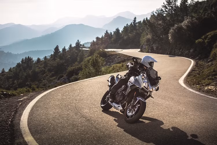 Tuy nhiên hiện nay, Triumph vẫn không công bố công suất và mô-men xoắn chính thức của Tiger 1050 mới.