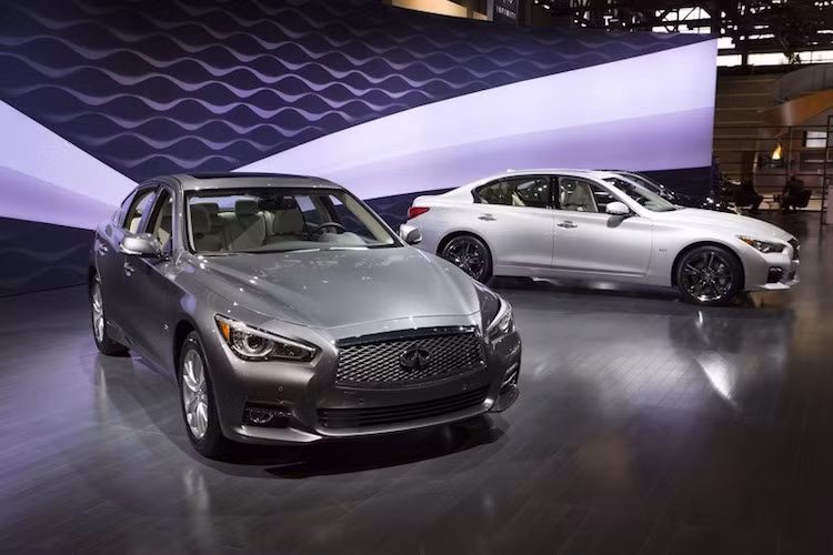 Lễ ra mắt chính thức các phiên bản động cơ mới của Infiniti Q50 2016 vừa được Infiniti tổ chức tại khu trưng bày của hãng ở triển lãm ôtô Chicago.