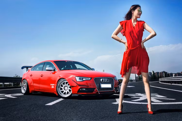Được tạo ra nhằm cạnh tranh với đối thủ Mercedes CLS-Class, mẫu xe sang Audi A7 Sportback thể thao này chính là phiên bản coupe 4 cửa của dòng sedan A6 của hãng xe Audi, Đức.